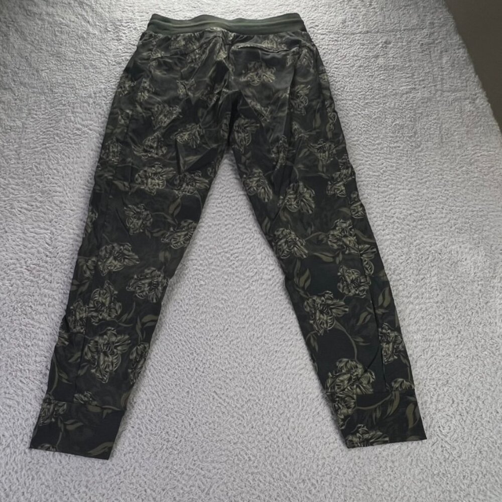 Athleta Trekkie North Joggers Womens 2 Green Floral Printed Athletic Casual - Picture 2 of 8